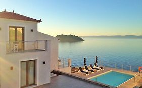 Eleia Seafront Rooms & Villas